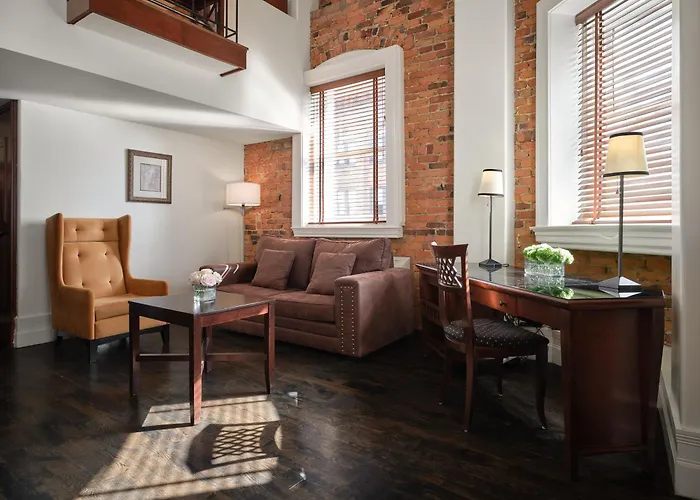 Place D'ArmesHotel Montreal